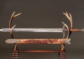 Heartsbane Finished with Damascus Blade Walnut Scabbard