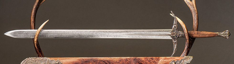 Heartsbane Finished with Damascus Blade Walnut Scabbard